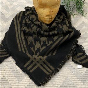 BP scarf